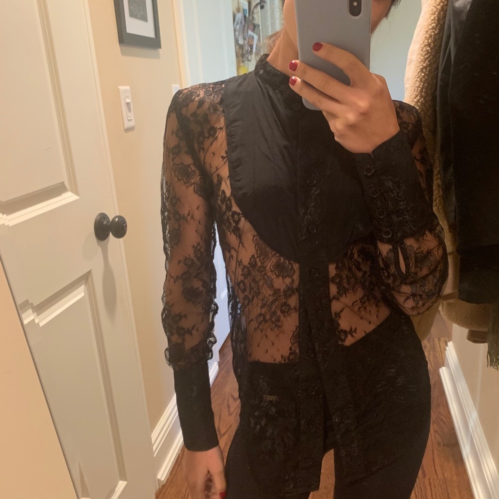 Long sleep lace button up